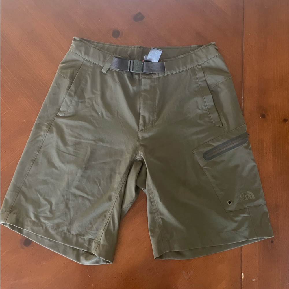 North face shorts NWT